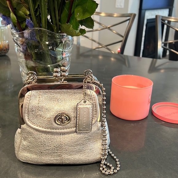 EUC Coach Ball Chain Kiss Lock Evening Bag - Picture 4 of 16